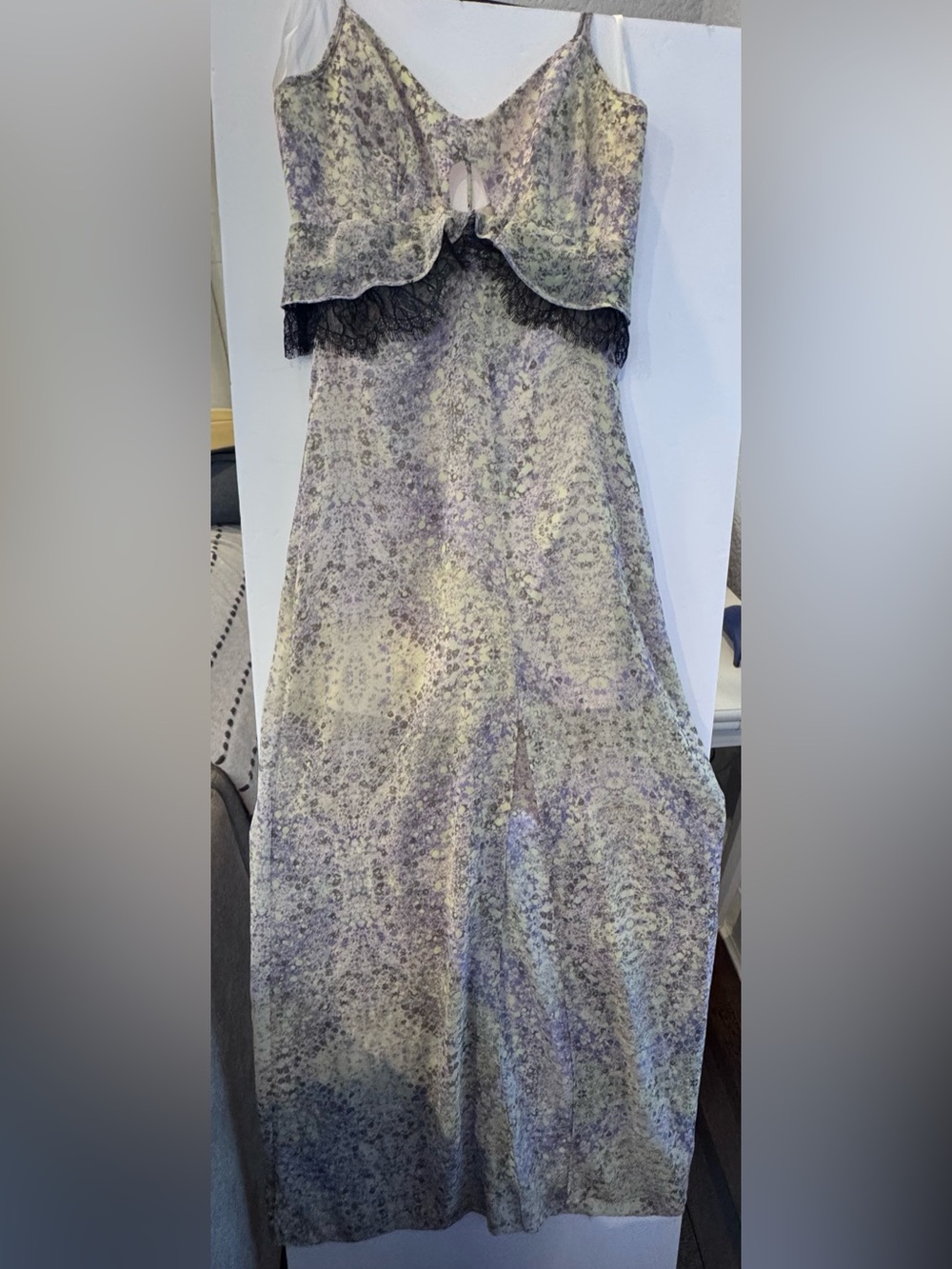 Bcbg Floral Lace Trim Dress in Yellow-Grey Lavender. Sheer dress w short slip - Picture 3 of 8